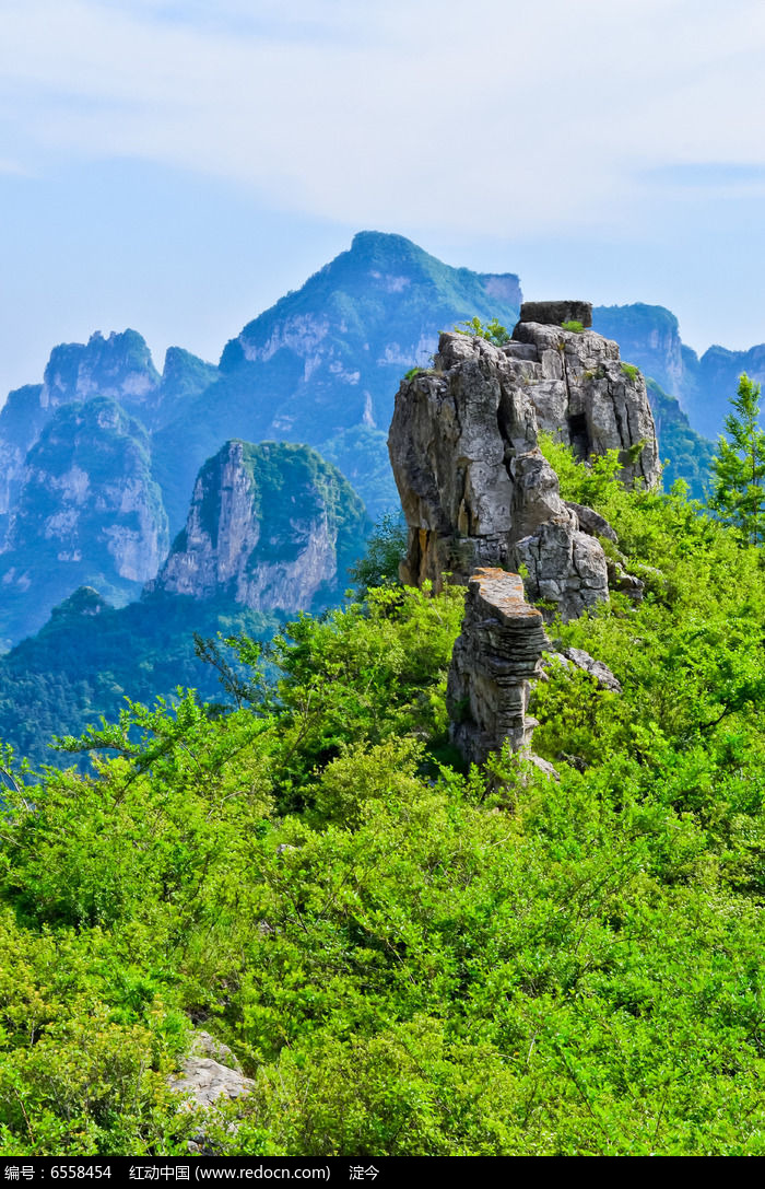 万仙山罗姐寨鸡头山山顶近拍照