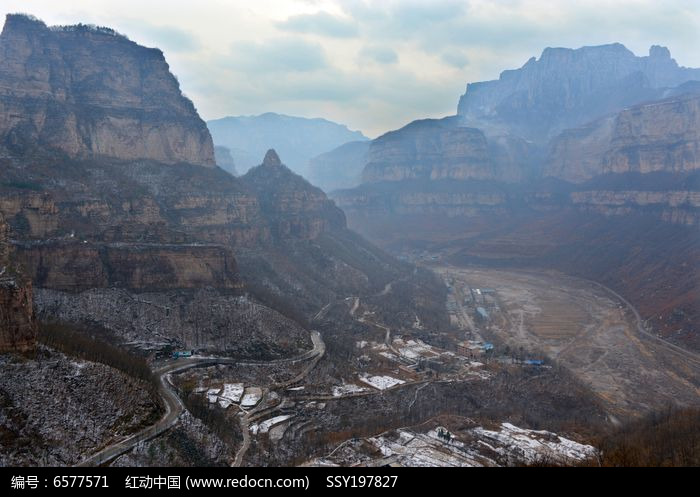 雪后太行山峡谷风光