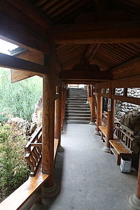 中式传统园林木制回廊