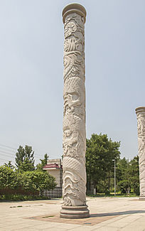 龙纹柱子
