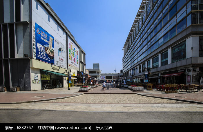 商业街道路及两侧店铺