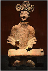 东汉陶俑