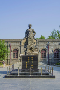 学校雕塑图片_学校雕塑设计素材