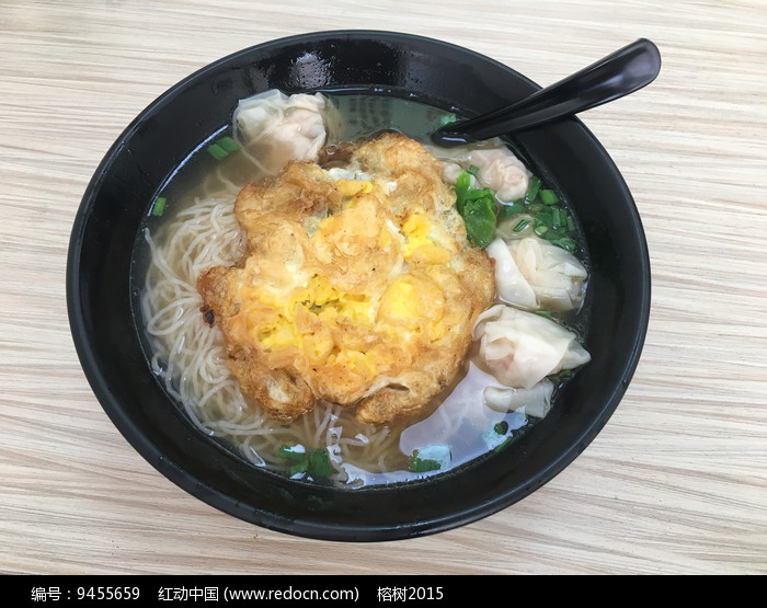 煎鸡蛋饺子青菜米线