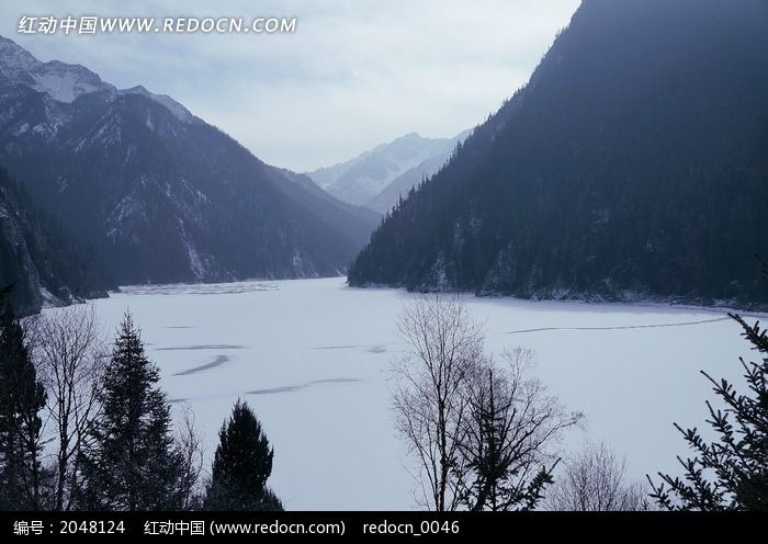 ɽ����ѩ�ĺ���ͼƬ