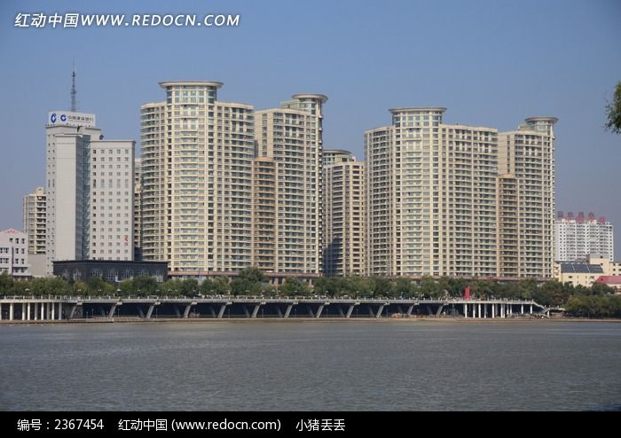 �ɻ����ϵĸ�¥ȺͼƬ