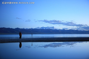 ��ɫ����