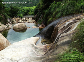 ��ɽ���������峺СϪ