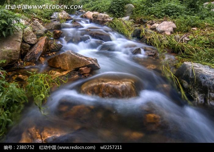 ɽ����ʯ��ˮͼƬ