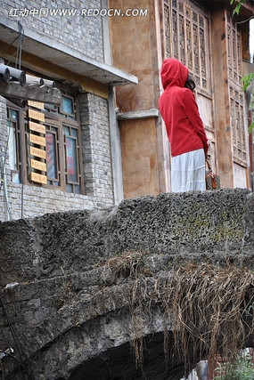 ���·�Ů��