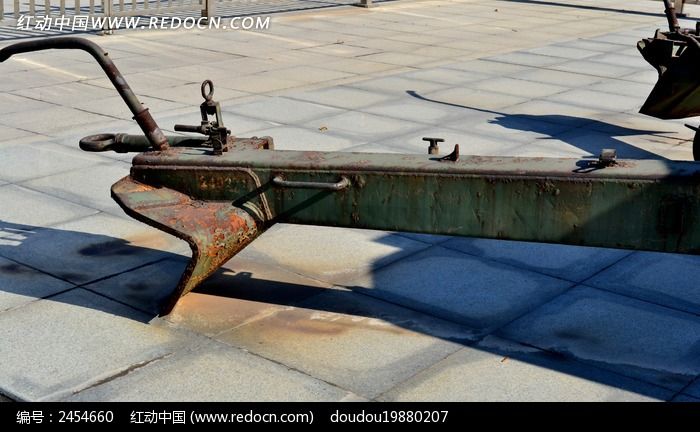 �Ȼ��ں��ͼƬ