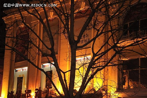 ���ɫ�Ľ���