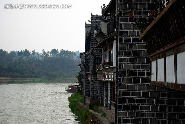 �ƺ�ɽ����