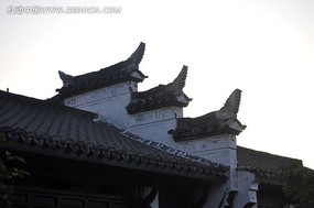 ���ϵ���ͷǽ