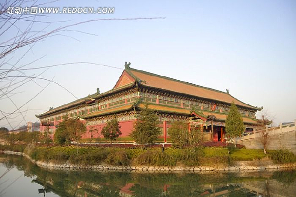 �ӱߵĹŽ���