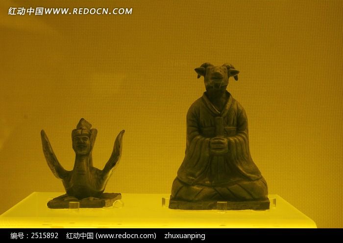 青釉人首鸡身羊头人身俑