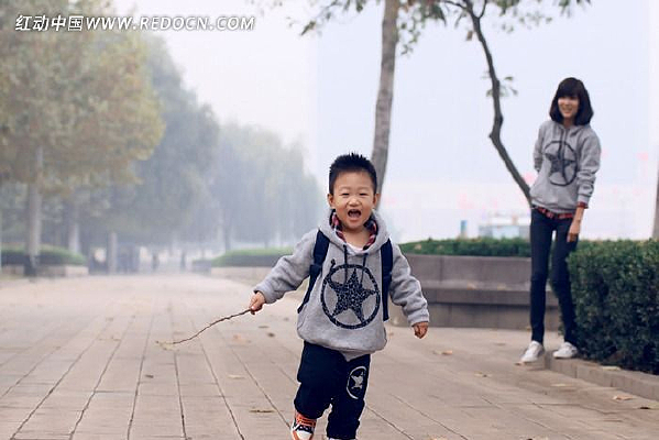 �ܲ���С�к�