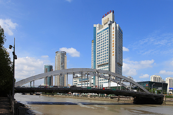 �������з��