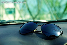 ��ɫ̫����