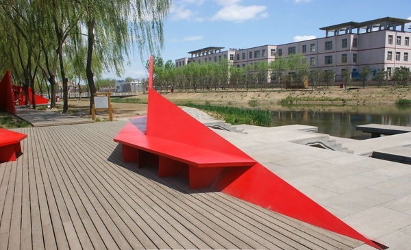 ��ɫ����