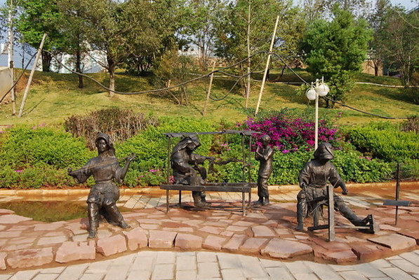 ���ܵ�Ů��