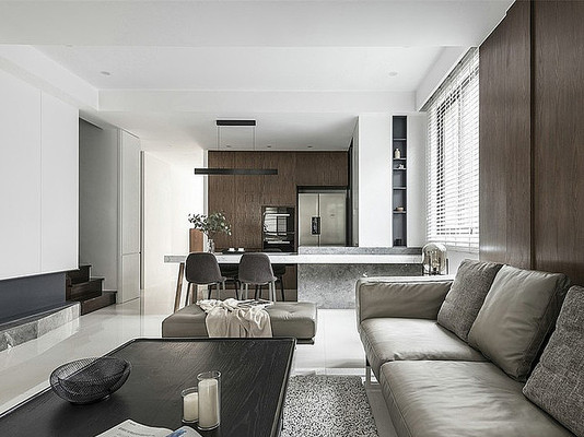 ��ɫ����