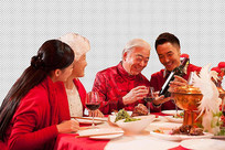 �������