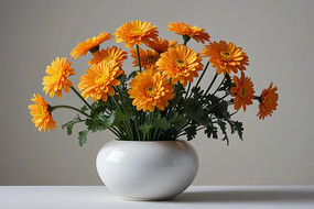 һ����ɫ��ƿ�����г�ɫ�Ļ������ͼƬ