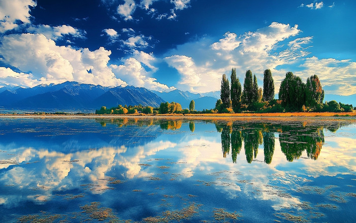 蓝天下的湖光山色与倒影 蓝天下的湖光山色与倒影