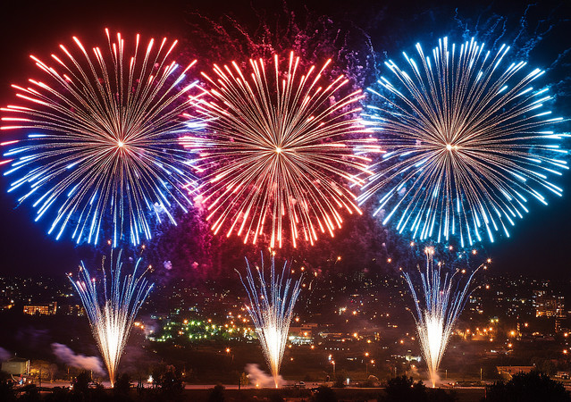 夜空璀璨烟花绽放 夜空璀璨烟花绽放