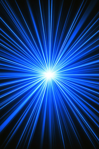 蓝色光束在黑暗中爆发照亮宇宙