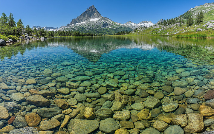 清澈的湖水 清澈的湖水