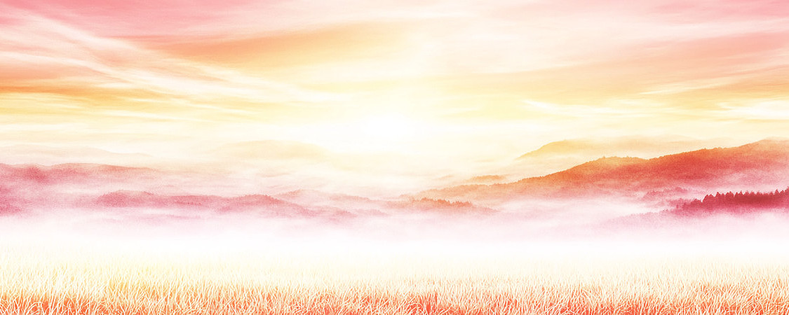 霞光映照下的山峦与草地 霞光映照下的山峦与草地