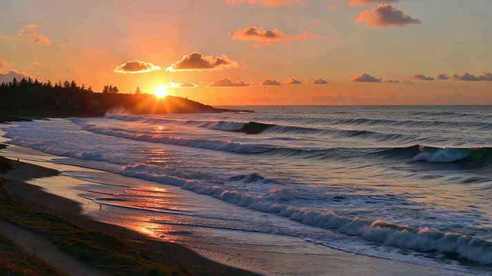 海滩日落海浪全景 海滩日落海浪全景