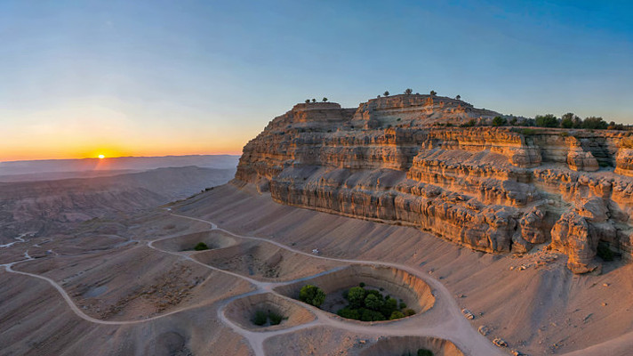 沙漠雅丹地貌日落景观 沙漠雅丹地貌日落景观