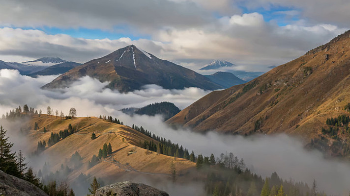 山间云海森林自然景观 山间云海森林自然景观