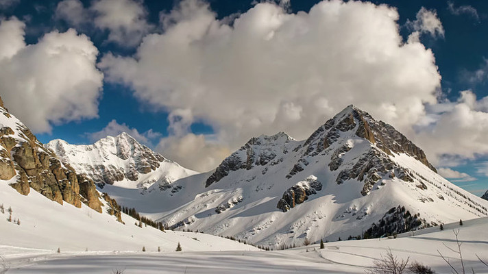 雪山自然风光全景 雪山自然风光全景
