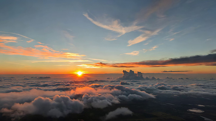 高空云海日出景观 高空云海日出景观