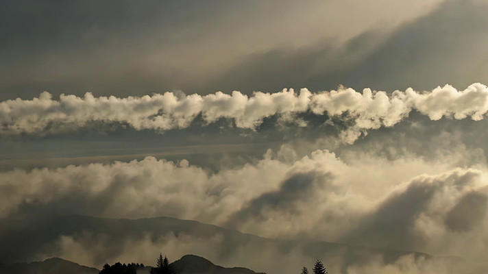 ɽ���ƺ���Ӱ����