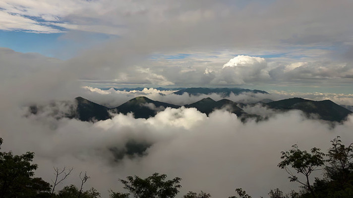 ɽ���ƺ���Ȼ���