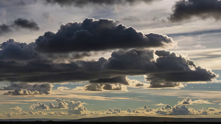 天空中厚重云层风景 天空中厚重云层风景