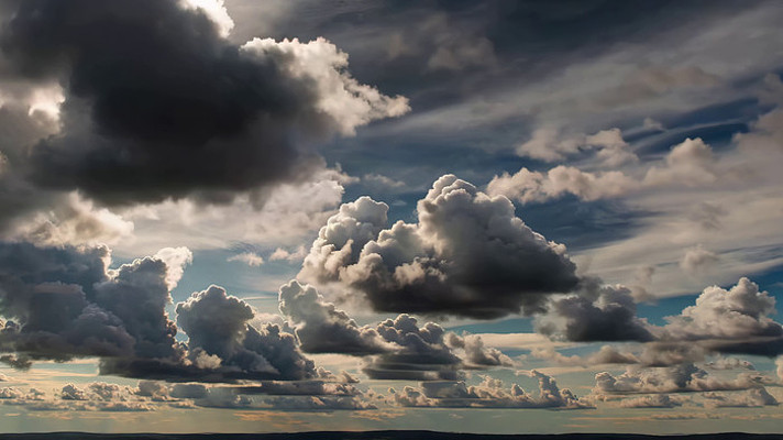 天空中形态各异的云层景观 天空中形态各异的云层景观