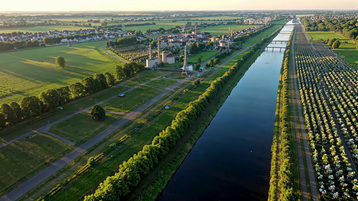 乡村田野河流航拍全景 乡村田野河流航拍全景