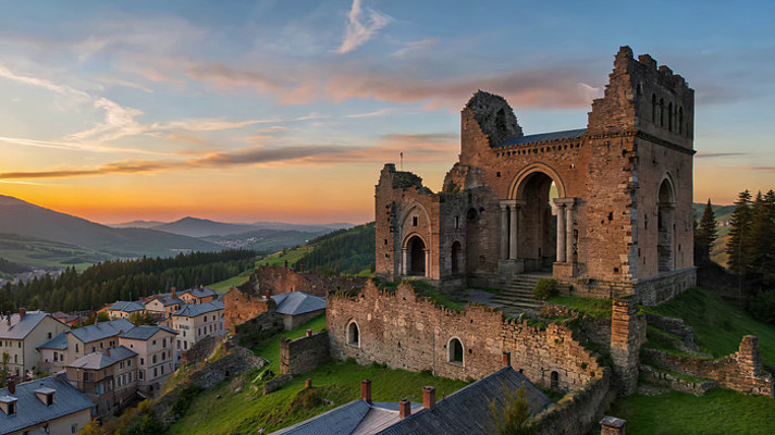 夕阳下的古老遗迹与周边风光 夕阳下的古老遗迹与周边风光