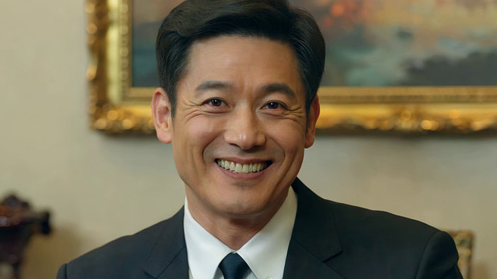 西装男子微笑特写 西装男子微笑特写