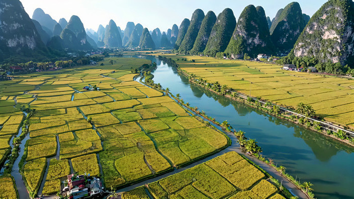 桂林稻田河流喀斯特地貌风光 桂林稻田河流喀斯特地貌风光