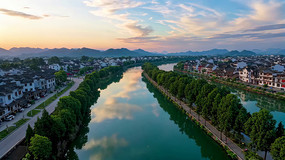 徽派建筑河畔全景