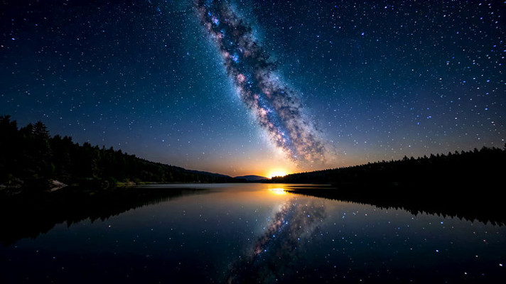 湖面星空夜景 湖面星空夜景