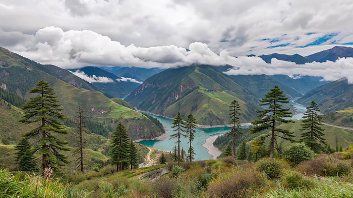 山间河流森林自然风光 山间河流森林自然风光