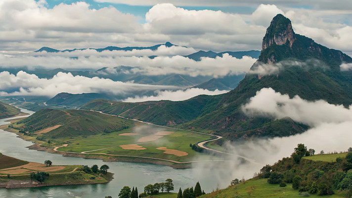 山间云海河流自然风光 山间云海河流自然风光